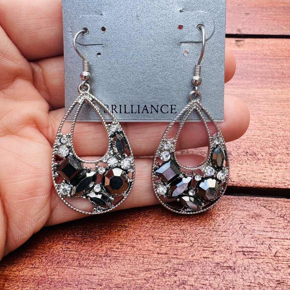 Hannah Brilliance Statement Teardrop Earrings Fish Hook Backing, New On Card - Picture 5 of 5